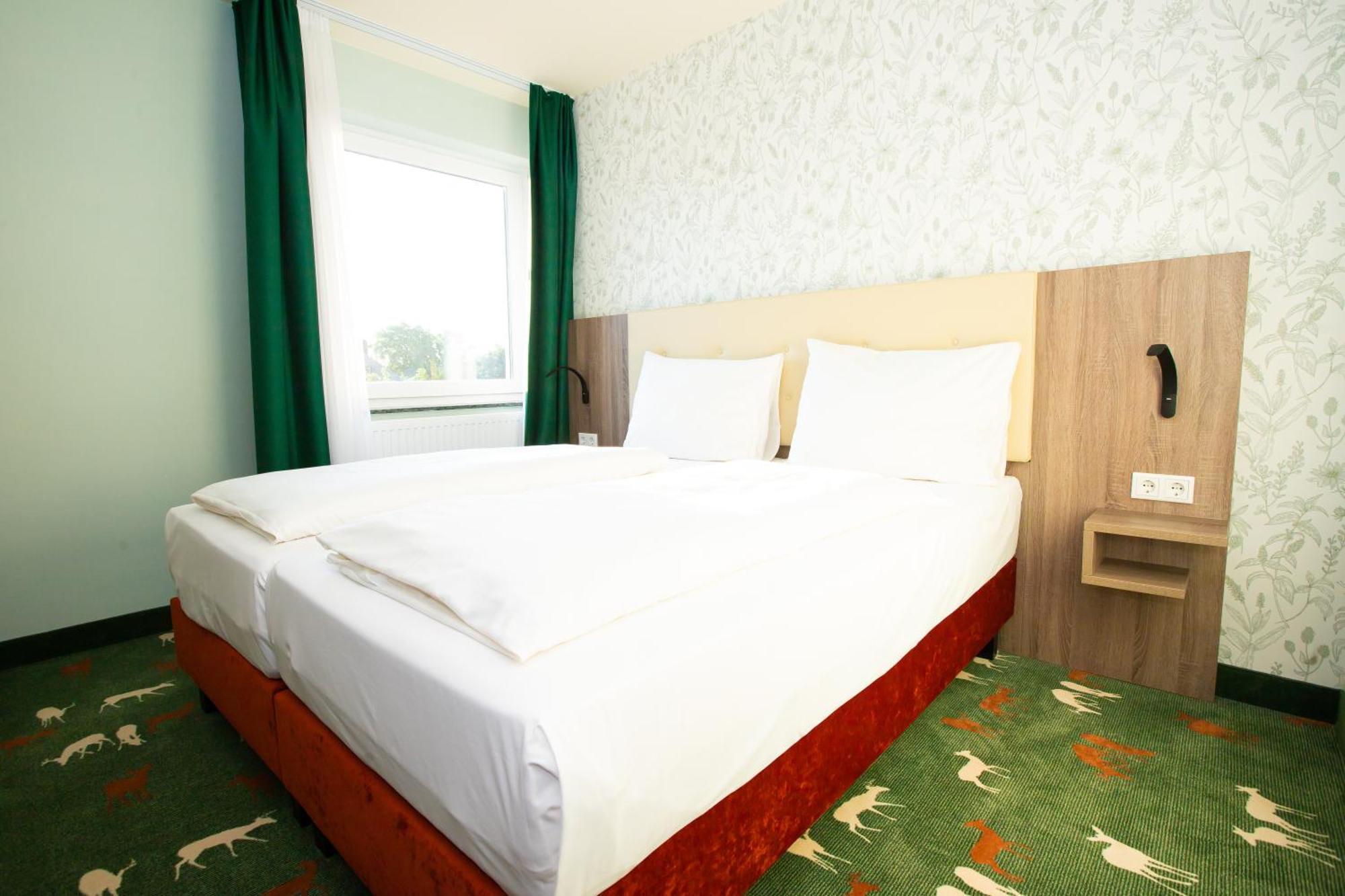 Hotel & Restaurant Hubertus Зенде Екстериор снимка